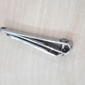Convenient metal nail trimmer